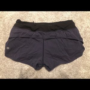 navy lululemon shorts!!